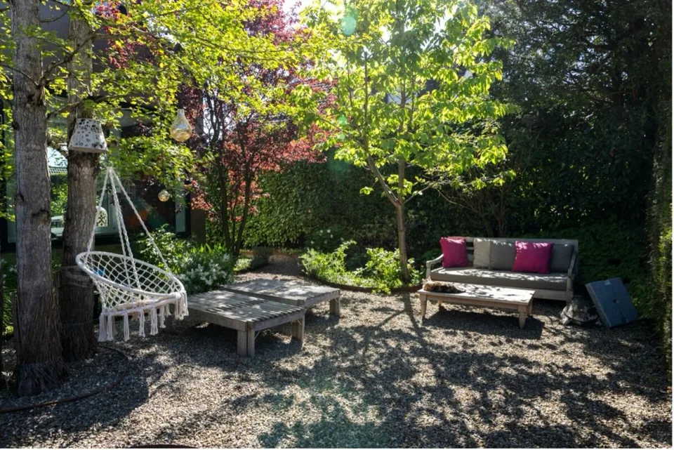 6½ room single family home in a prime location. – photo 9 of 9