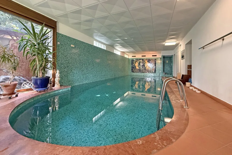 STUPENDA VILLA DI 5.5 LOCALI VISTA LAGO CON PISCINA A PURA – foto 9 di 9