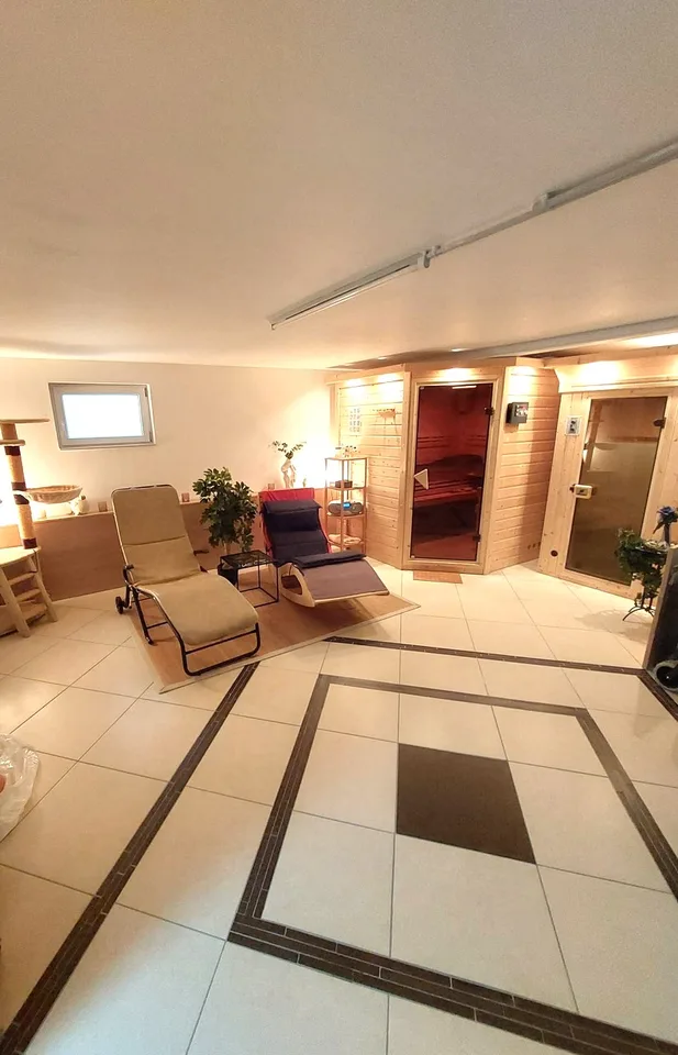 Modernes 5-Zimmer-Einfamilienhaus mit Hallenbad in Illhart – Foto 14 von 18