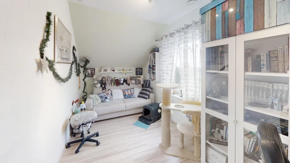 Modernes 5-Zimmer-Einfamilienhaus mit Hallenbad in Illhart – Foto 10 von 18