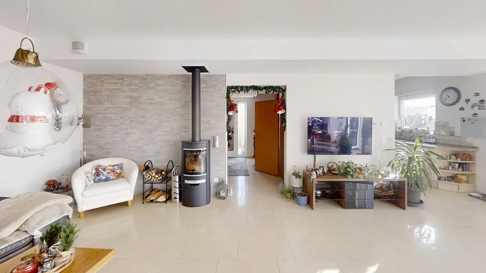 Modernes 5-Zimmer-Einfamilienhaus mit Hallenbad in Illhart – Foto 6 von 18