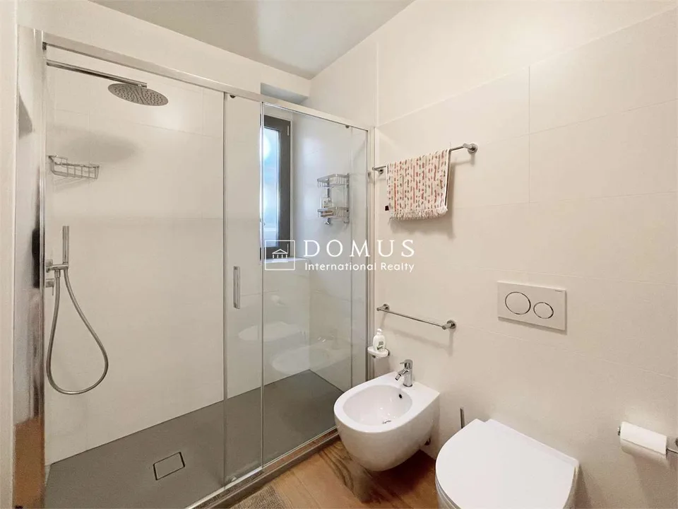 Prächtige Wohnung mit Seeblick im Stadtzentrum – Foto 13 von 13