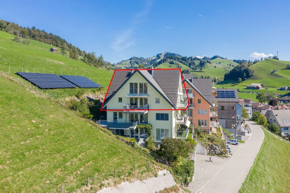Appartement-maisonnette en attique de 5,5 pièces avec une vue panoramique sur les montagnes – photo 6 sur 30