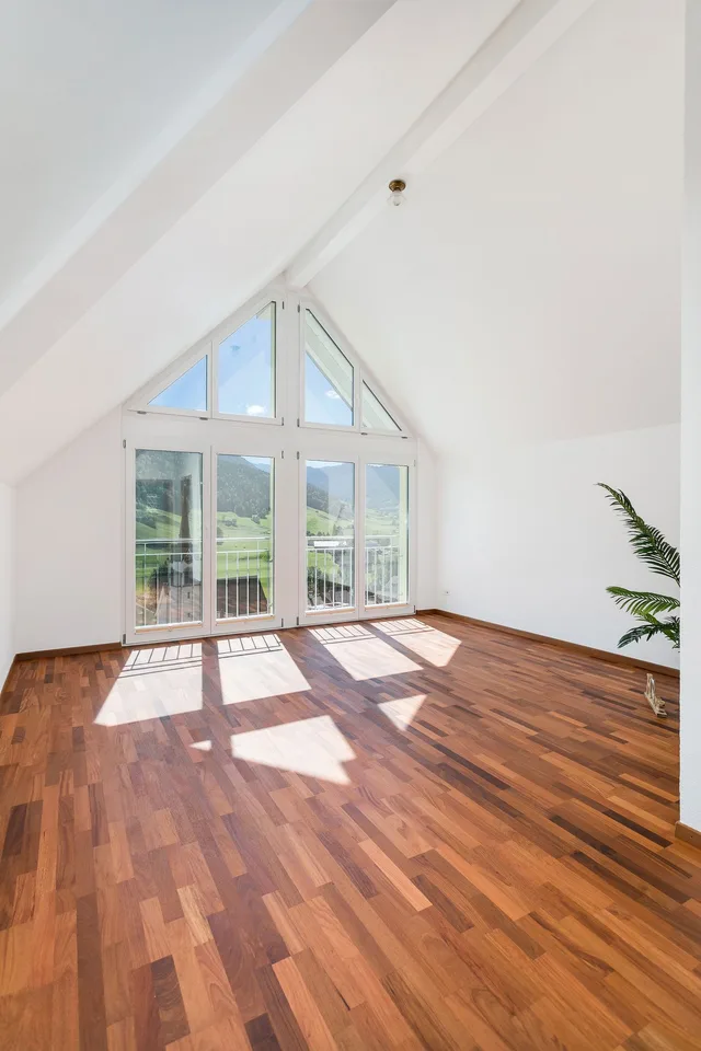 Appartement-maisonnette en attique de 5,5 pièces avec une vue panoramique sur les montagnes – photo 25 sur 30