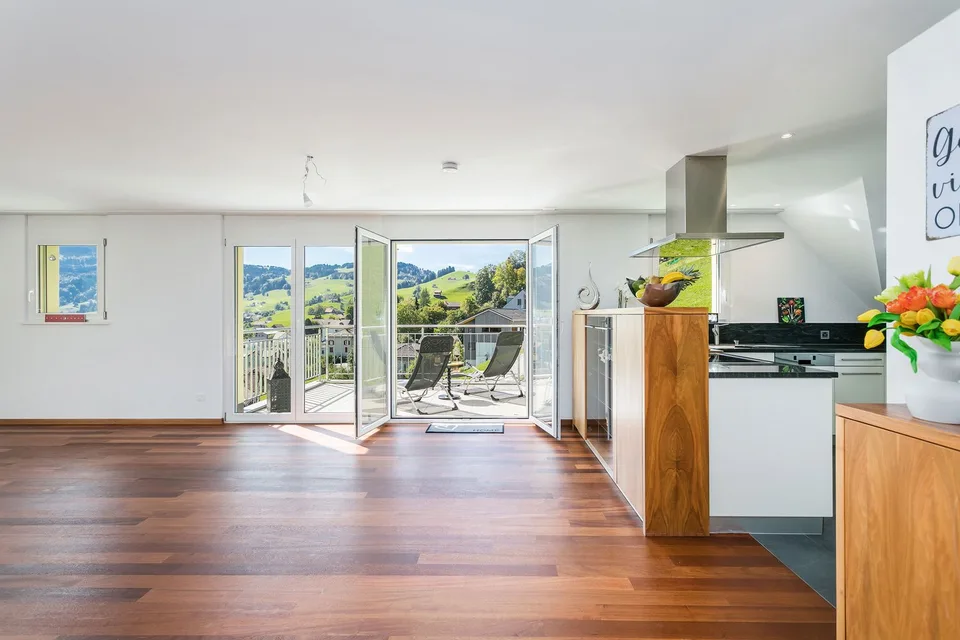 Appartement-maisonnette en attique de 5,5 pièces avec une vue panoramique sur les montagnes – photo 12 sur 30