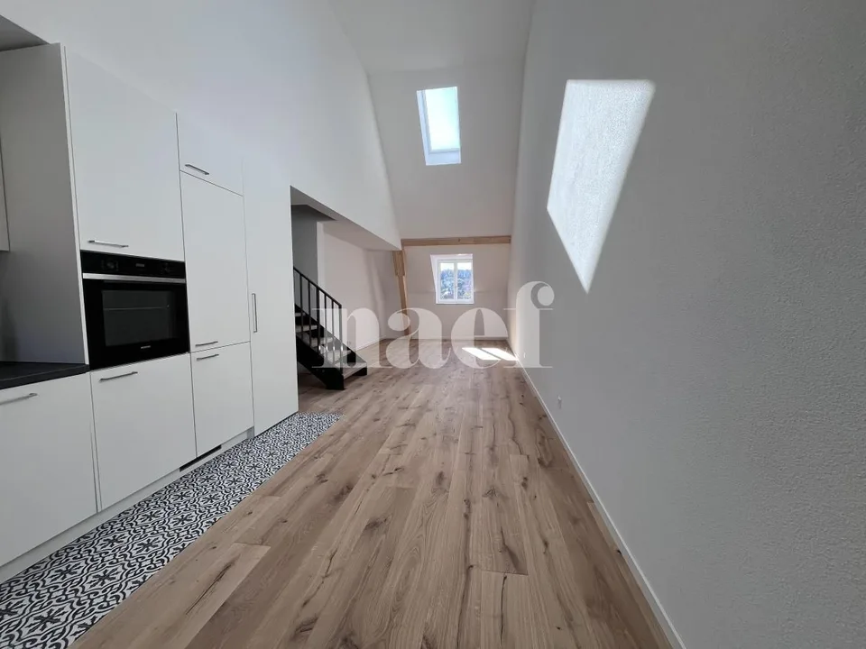 Prächtiges Duplex von 4,5 Zimmern im 4. Stock West – Foto 2 von 11
