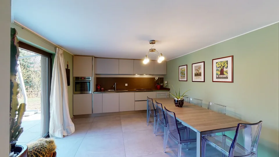 Zimmer in eleganter Villa zur Miete – strategische Lage und inklusive Dienstleistungen – Foto 4 von 8