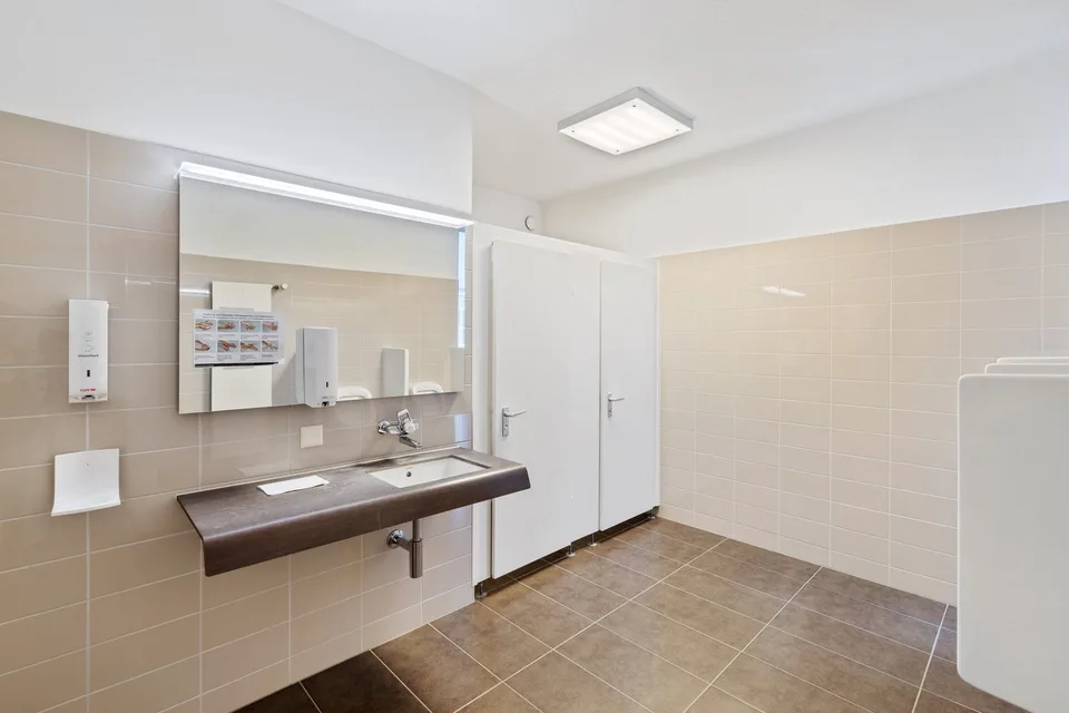 Zentrale, neu ausgebaute Büroflächen erwarten Sie! – Foto 5 von 6