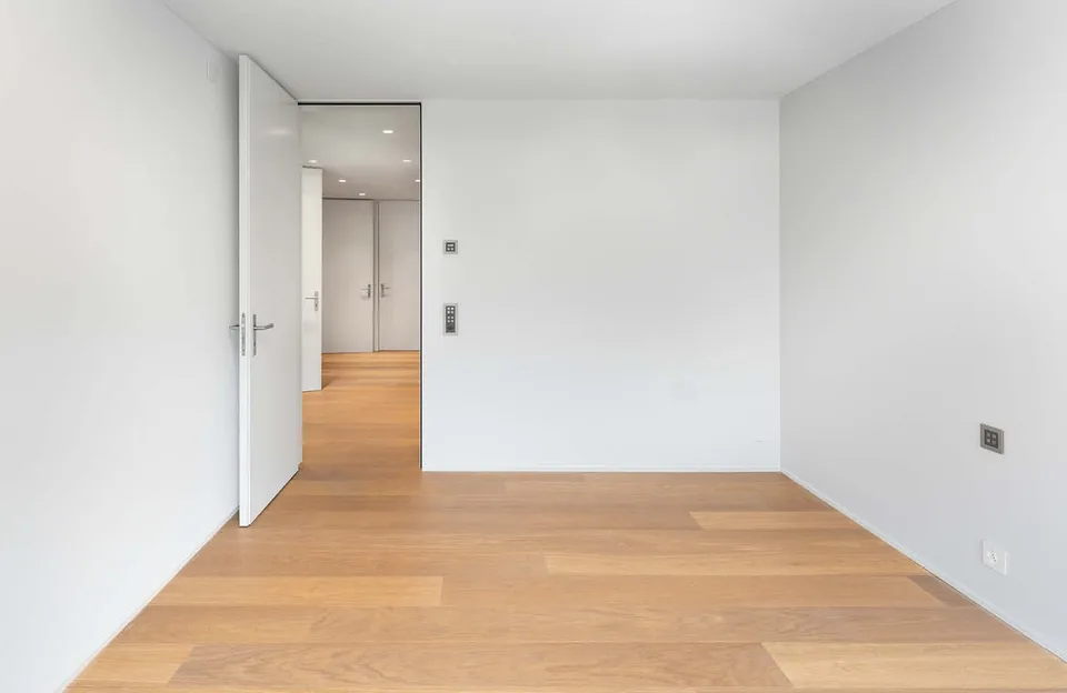 Appartement de maisonnette luxueux de 3,5 pièces dans un emplacement idéal sur une colline – photo 10 sur 13