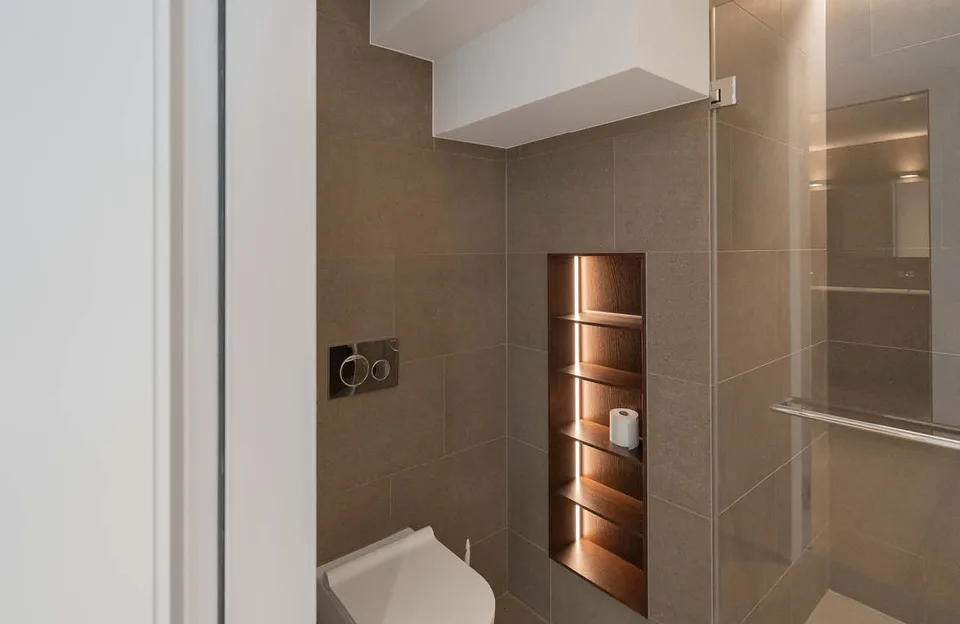 Appartement de maisonnette luxueux de 3,5 pièces dans un emplacement idéal sur une colline – photo 12 sur 13
