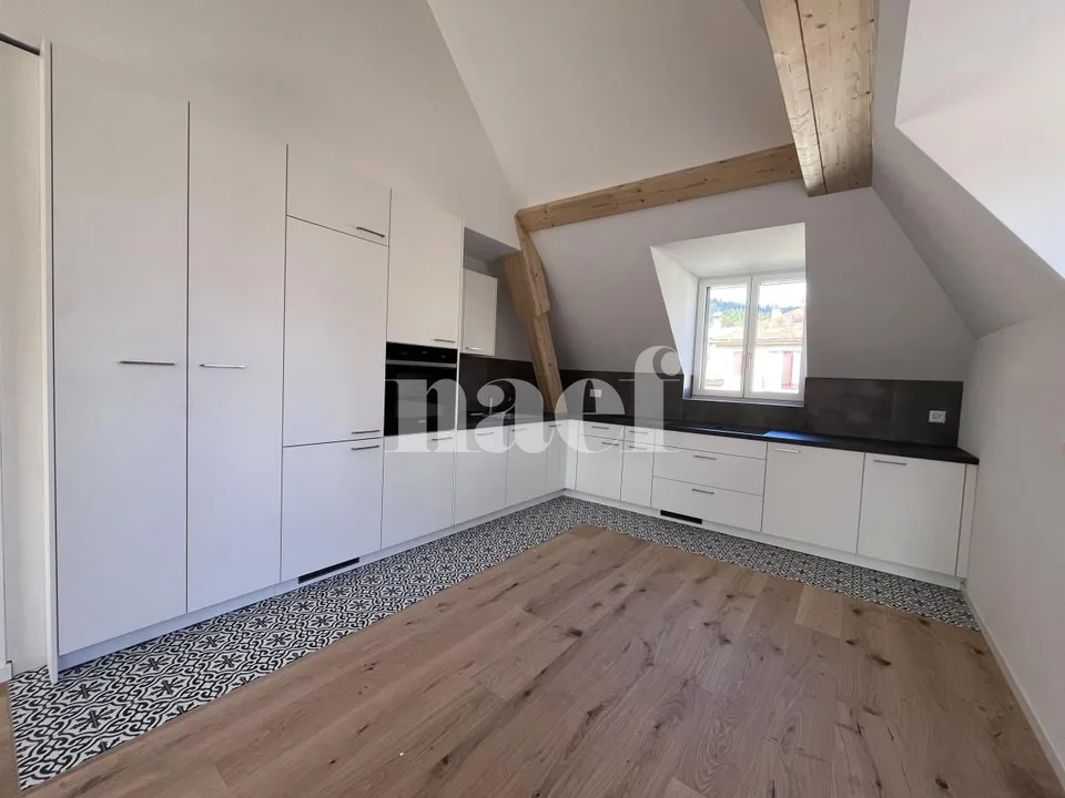 Prächtiges Duplex mit 4,5 Zimmern im 4. Stock Ost – Foto 2 von 10