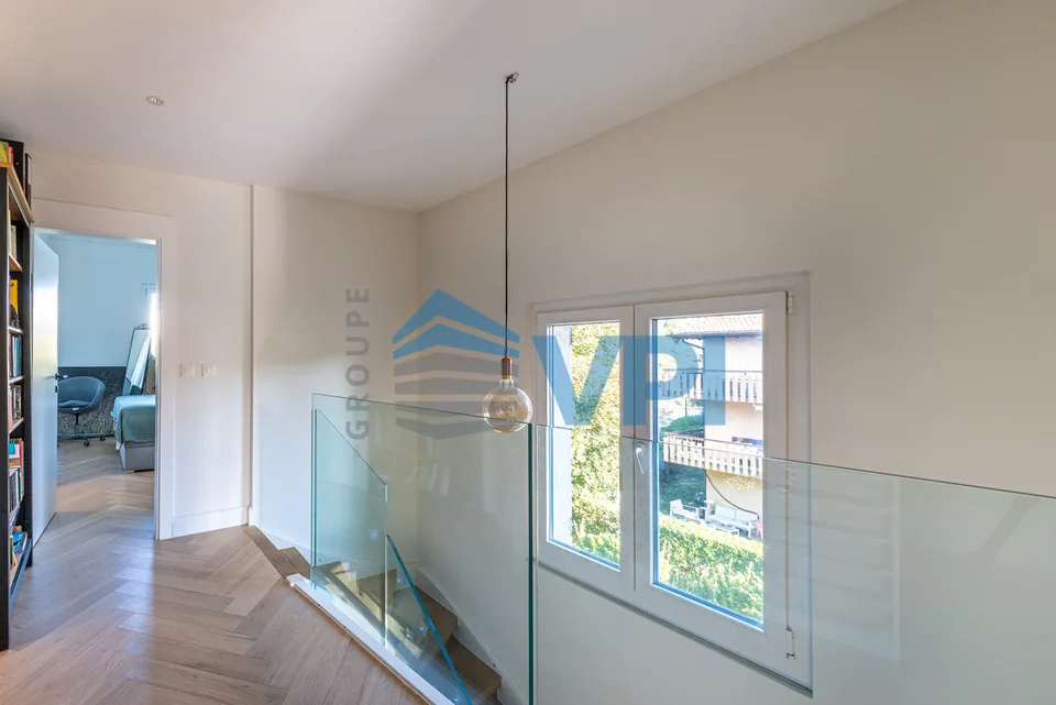 Duplex en attique magnifiquement rénové – Foto 5 von 13