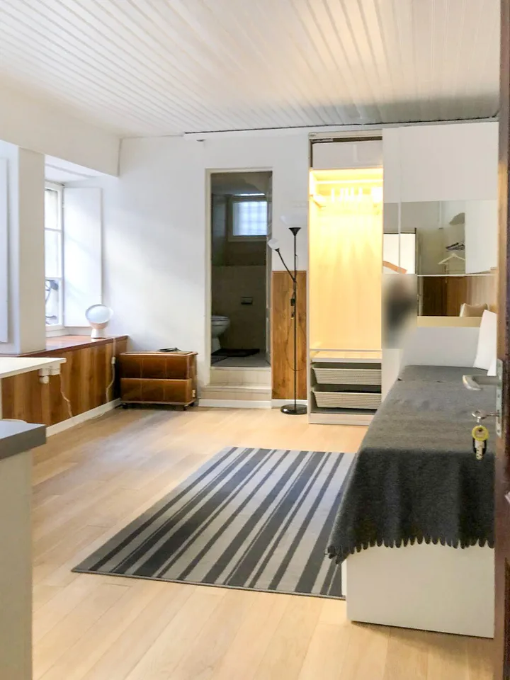 MONOLOCALE MIT INNENHOF IM PRESTIGEVOLLEN PALAZZO TORRIANI – Foto 4 von 10