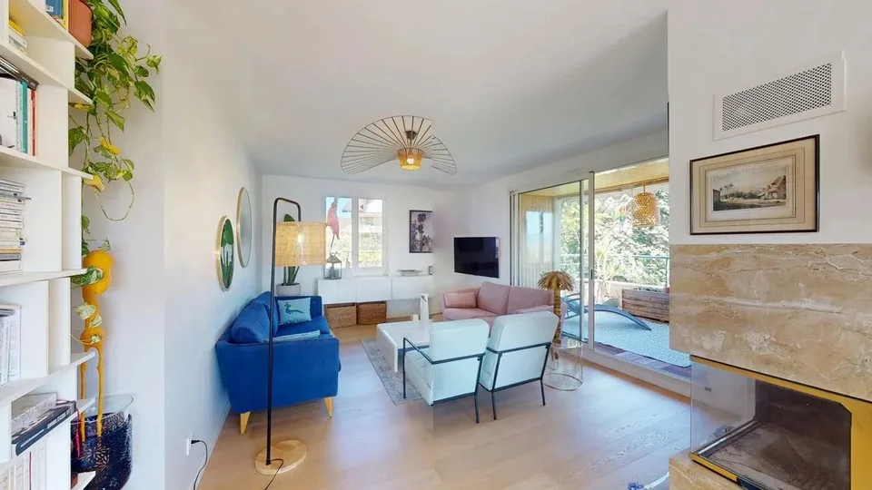 Schönes Dachgeschoß-Duplexapartment mit Möbeln ? Unverbaubare Aussicht auf den Salève und die Berge – Foto 7 von 13