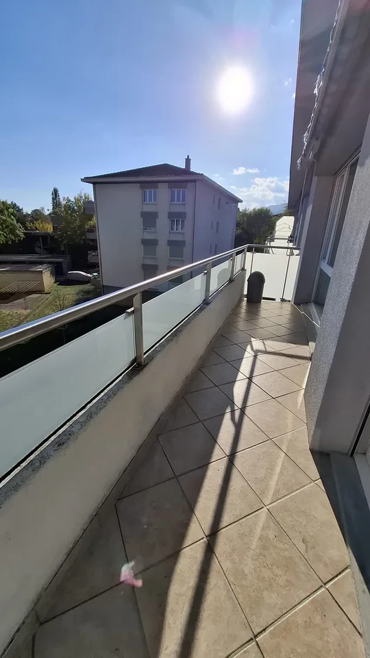 Geräumige 4.5-Zimmer-Wohnung mit Balkon ? Ruhige Umgebung – Foto 7 von 8
