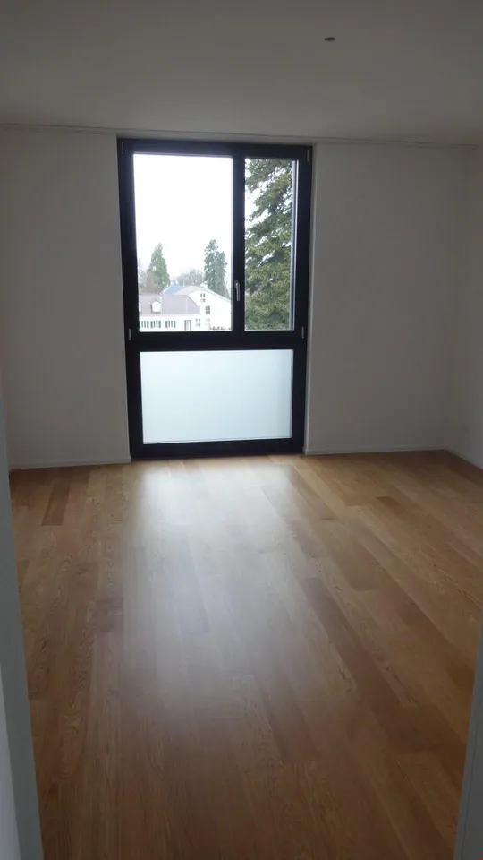 Exklusive Wohnung mit grosser Terrasse an zentraler Lage – Foto 9 von 16