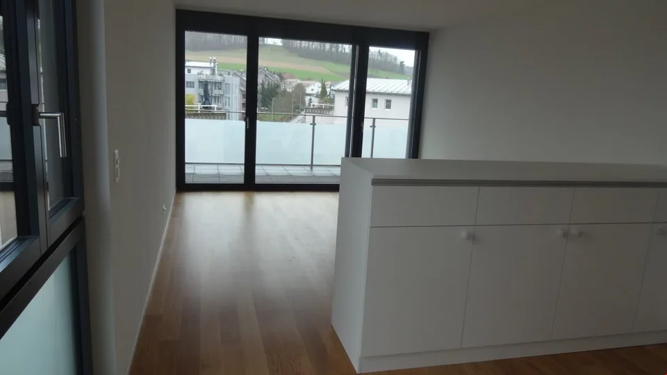 Exklusive Wohnung mit grosser Terrasse an zentraler Lage – Foto 11 von 16