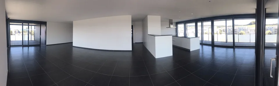 Exklusive Wohnung mit grosser Terrasse an zentraler Lage – Foto 3 von 16