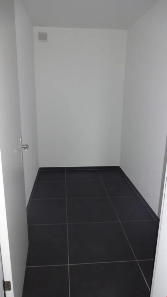 Exklusive Wohnung mit grosser Terrasse an zentraler Lage – Foto 12 von 16