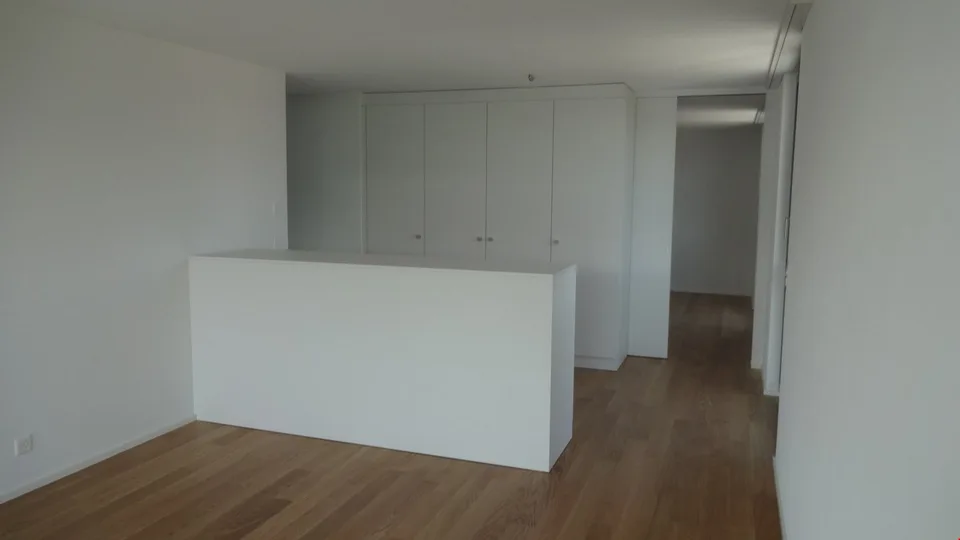 Exklusive Wohnung mit grosser Terrasse an zentraler Lage – Foto 10 von 16