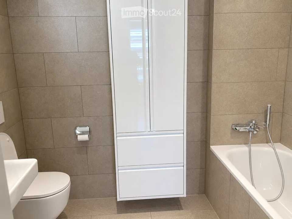 6 Zimmer 132 m2, 7. Etage, 4 Schlafzimmer, 2 Balkone, Blick auf Salève – Foto 10 von 13