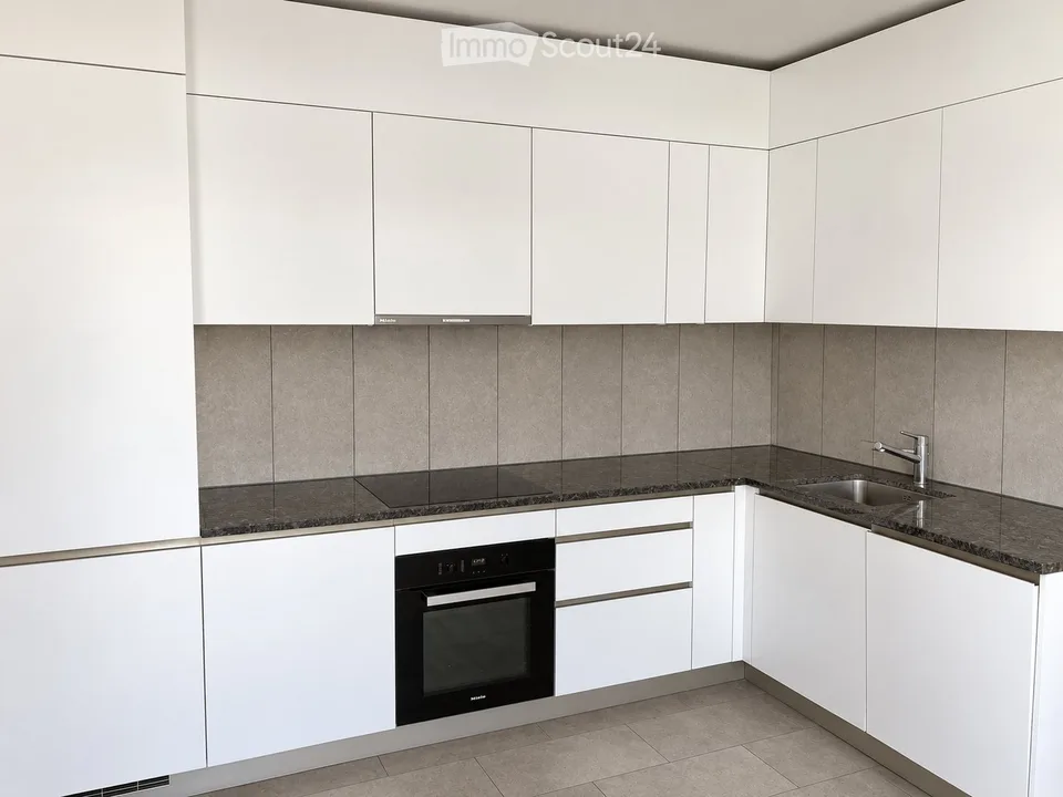 6 Zimmer 132 m2, 7. Etage, 4 Schlafzimmer, 2 Balkone, Blick auf Salève – Foto 5 von 13