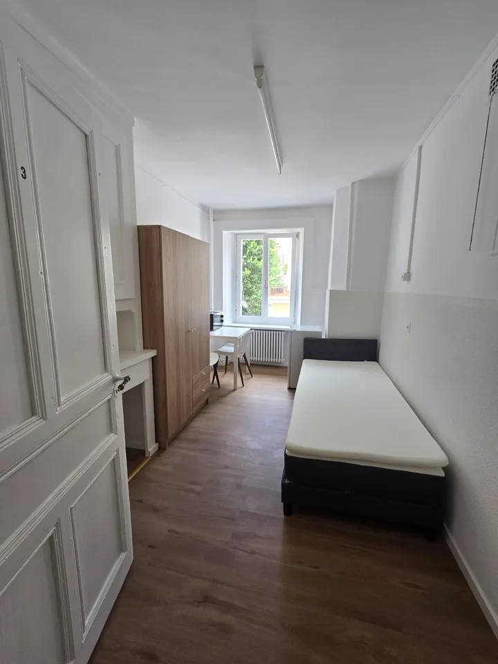 Chambre meublée calme et lumineuse à La Chaux-de-Fonds – photo 6 sur 13