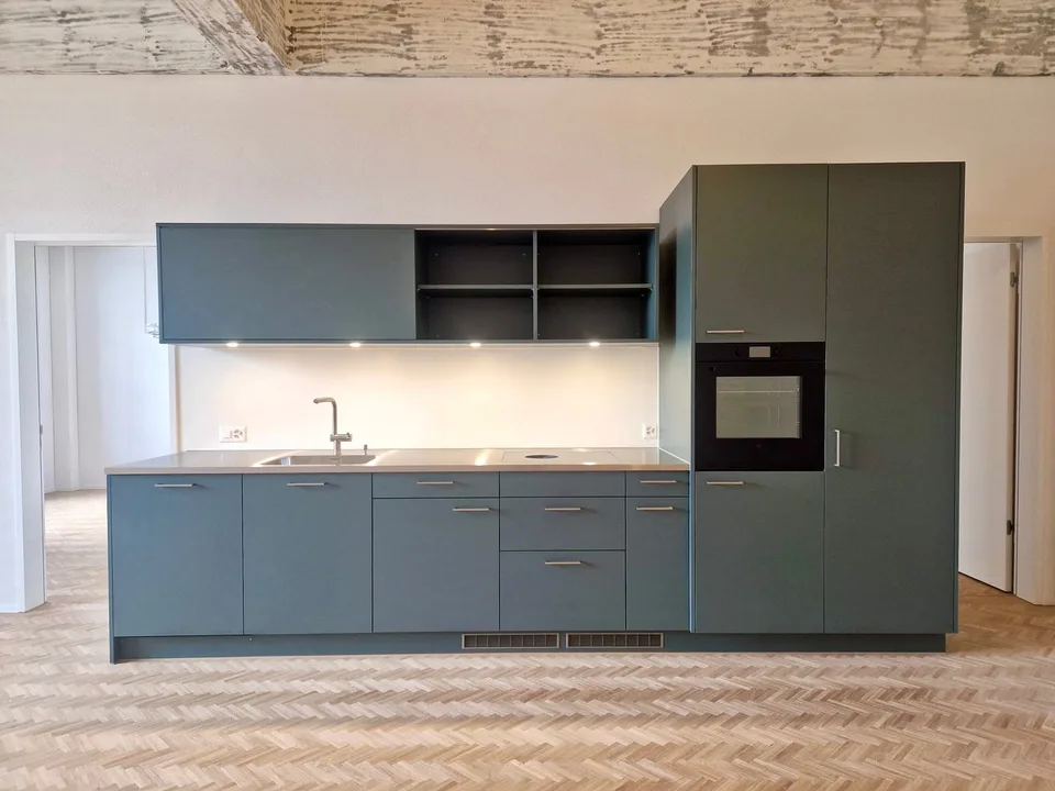 Loft moderno 3 locali con fascino industriale e vasca da bagno indipendente – foto 4 di 13