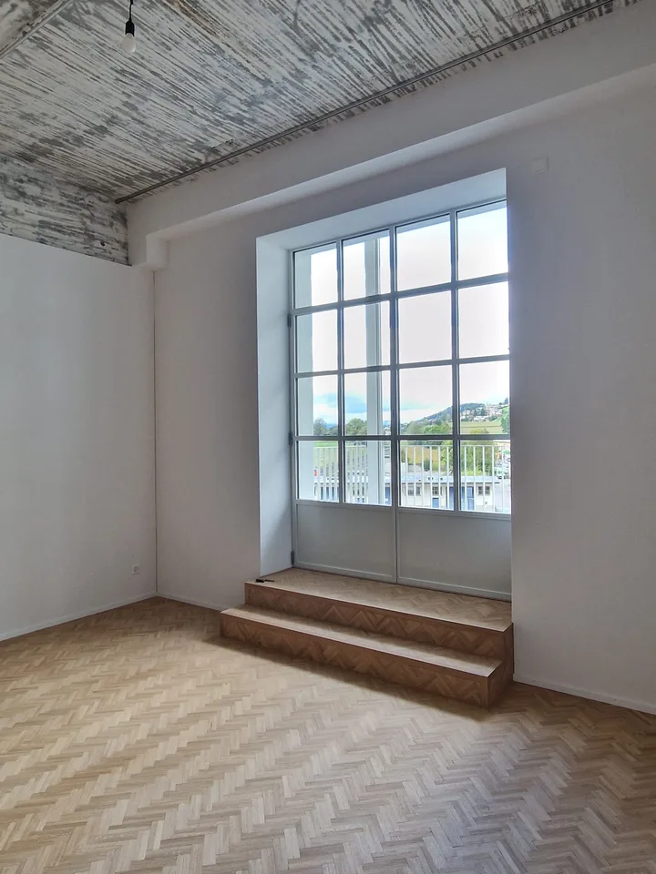 Loft moderno 3 locali con fascino industriale e vasca da bagno indipendente – foto 8 di 13