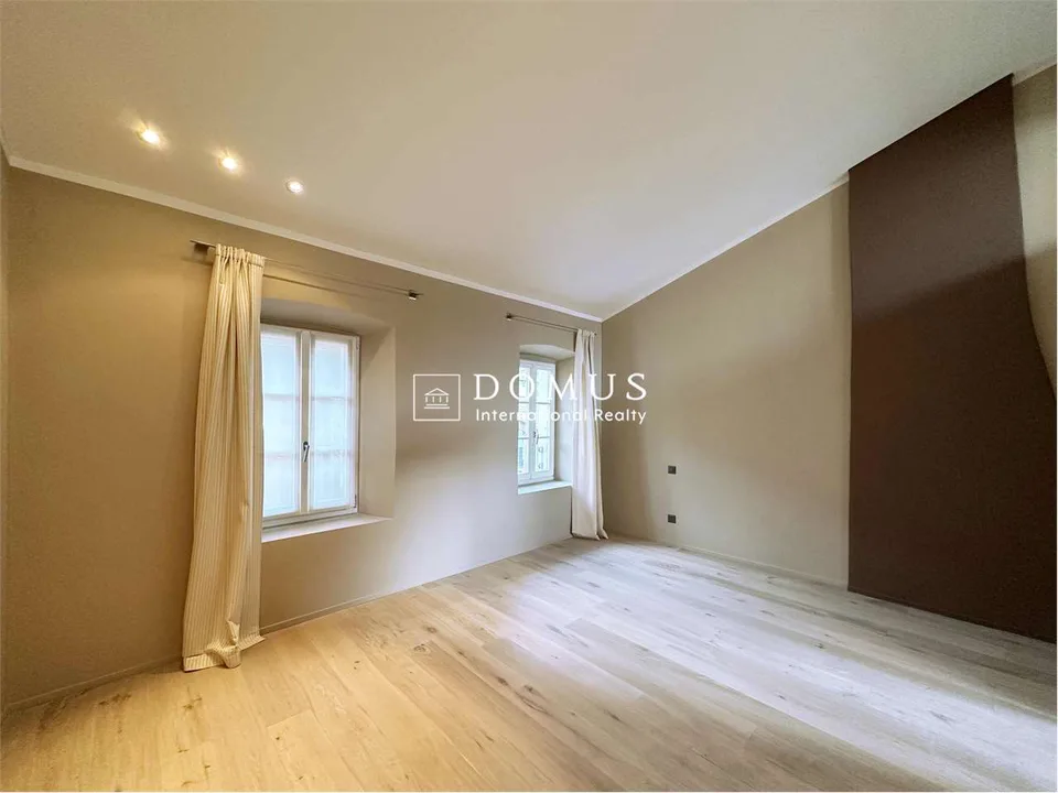 Historisches und raffiniertes Apartment am Seeufer – Foto 6 von 13