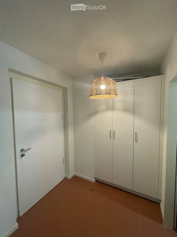Zweieinhalb-Zimmer-Wohnung mit Garten – Foto 2 von 5