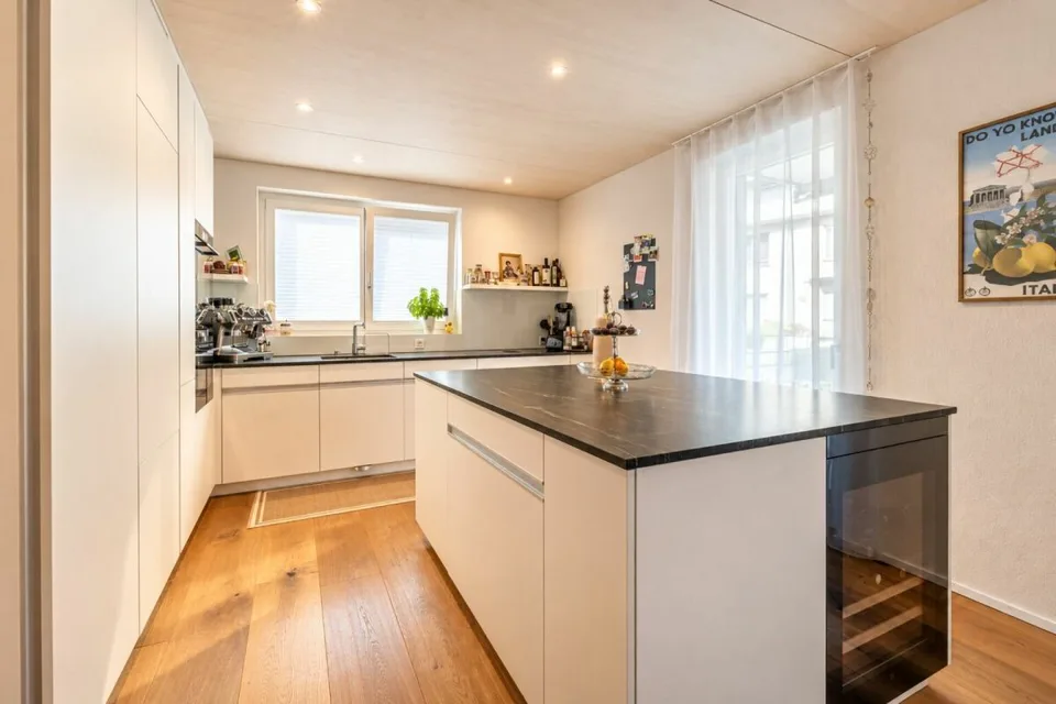 Appartement de jardin 4,5 pièces de haute qualité dans un quartier familial calme sans circulation – photo 4 sur 27