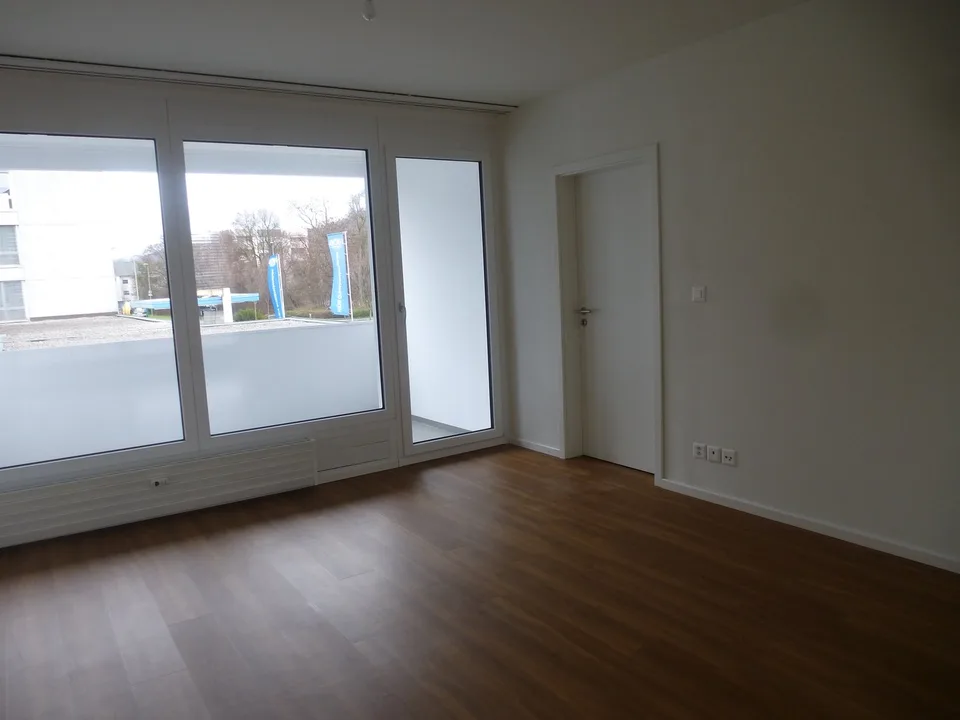 Bright spacious 3.5-room apartment with balcony – photo 6 of 11