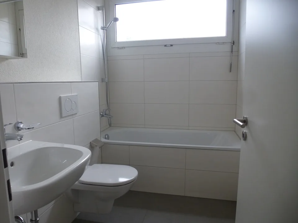 Bright spacious 3.5-room apartment with balcony – photo 10 of 11