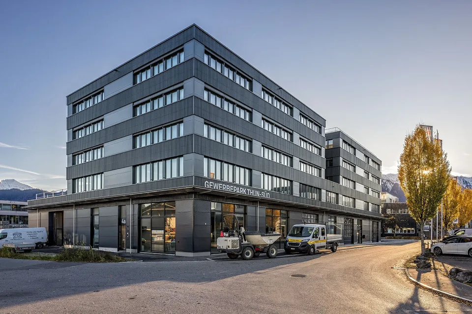 Modernes Büro im Gewerbepark Thun-Süd – Neubau 2026 – Foto 2 von 3