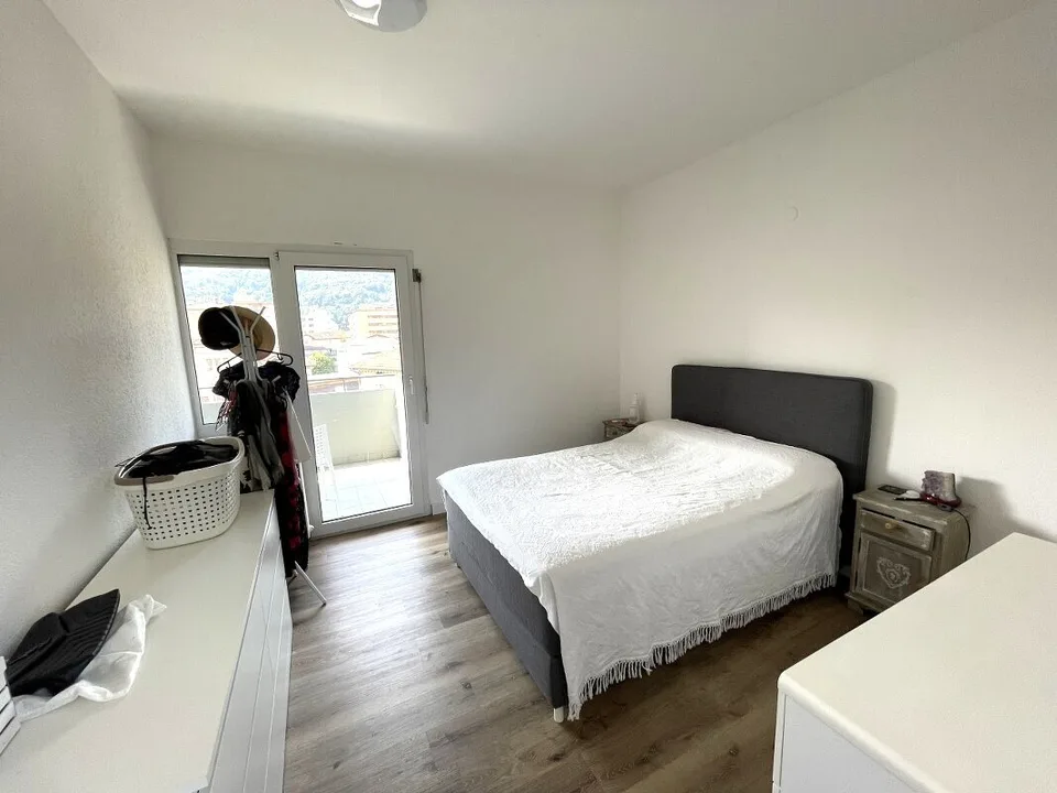 APPARTEMENT LUMINEUX 3.5 PIÈCES RÉNOVÉ À VENDRE À CHIASSO – photo 6 sur 9