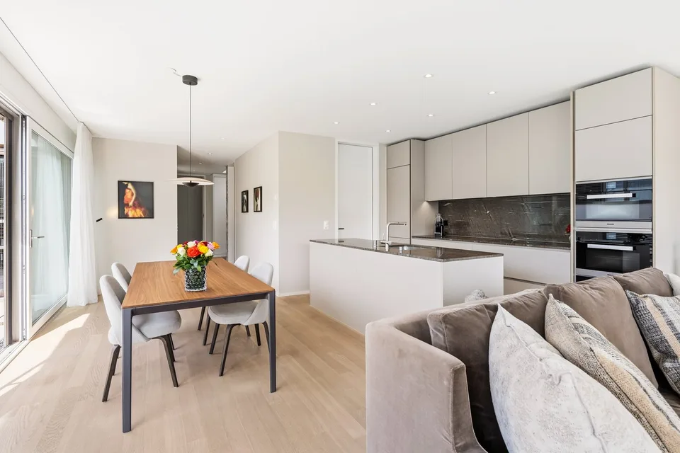 "PURE" - Vivere nella bellezza in semplicità. Appartamento in attico di 3,5 locali a Binz – foto 8 di 12