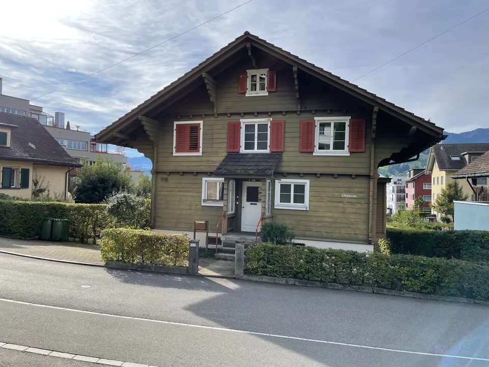 Chalet an zentraler Lage – Foto 2 von 25