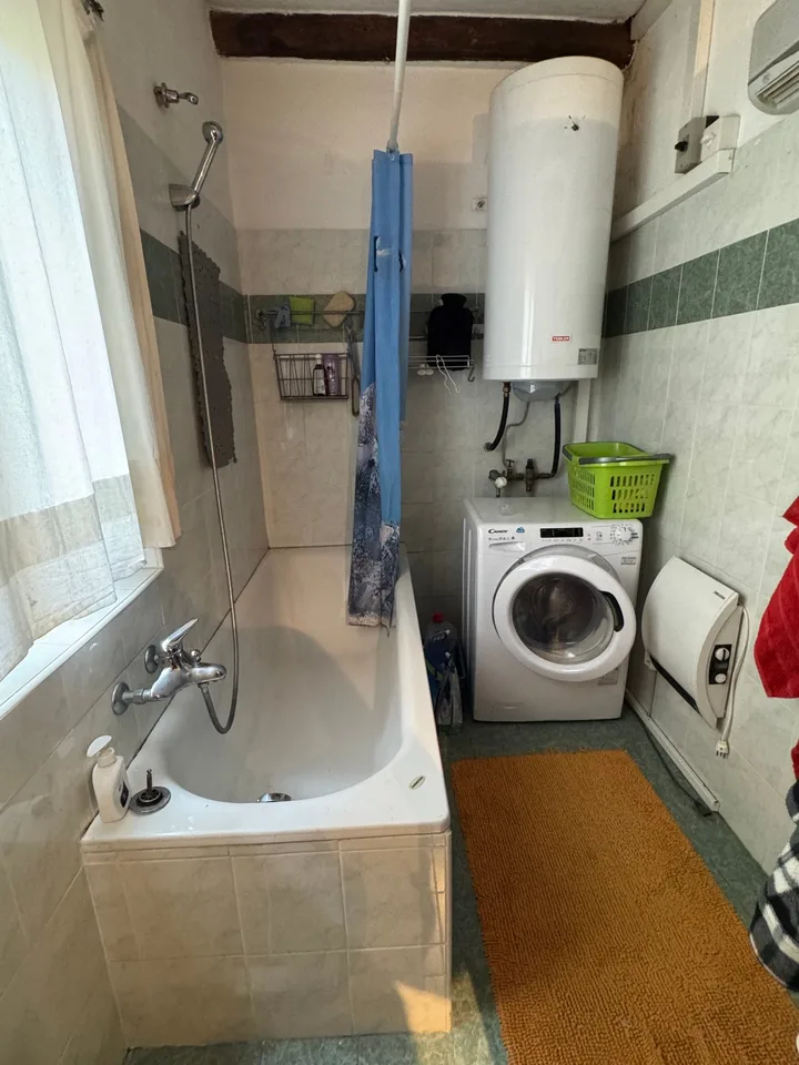 Haus mit 2 Wohnungen und 18 Räumen in Vernate – Foto 20 von 30