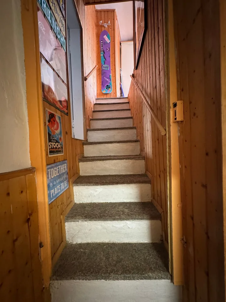 Haus mit 2 Wohnungen und 18 Räumen in Vernate – Foto 21 von 30