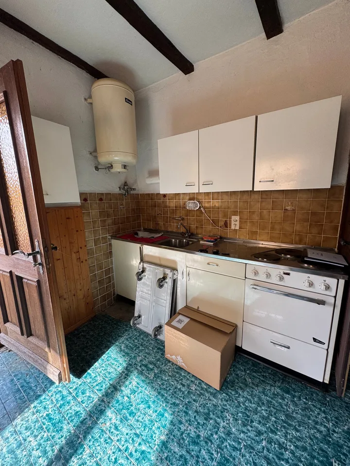 Haus mit 2 Wohnungen und 18 Räumen in Vernate – Foto 24 von 30