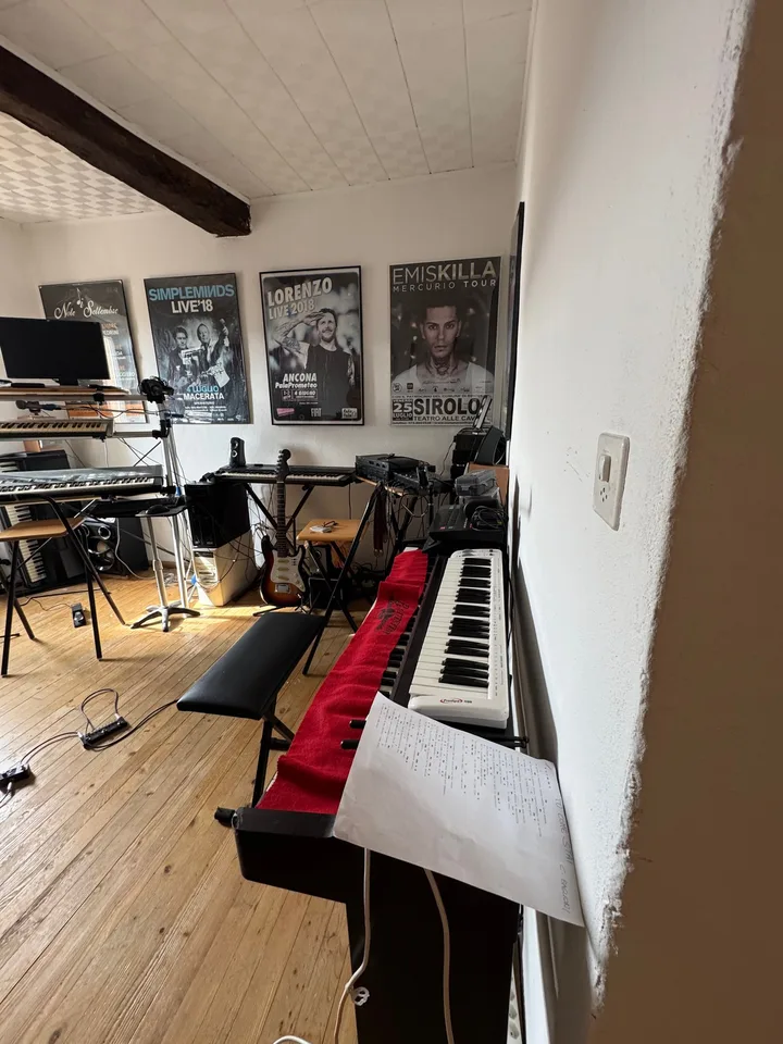 Haus mit 2 Wohnungen und 18 Räumen in Vernate – Foto 4 von 30