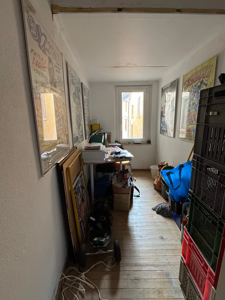 Haus mit 2 Wohnungen und 18 Räumen in Vernate – Foto 17 von 30