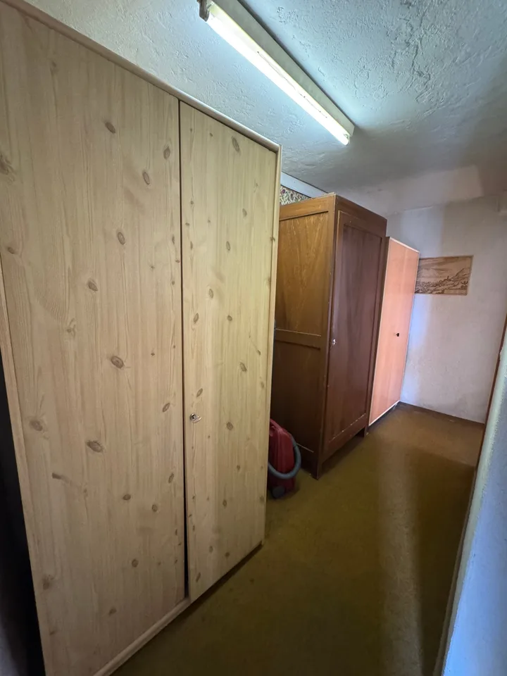 Haus mit 2 Wohnungen und 18 Räumen in Vernate – Foto 30 von 30