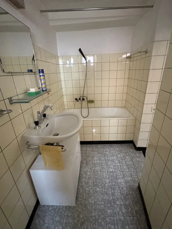 Haus mit 2 Wohnungen und 18 Räumen in Vernate – Foto 26 von 30