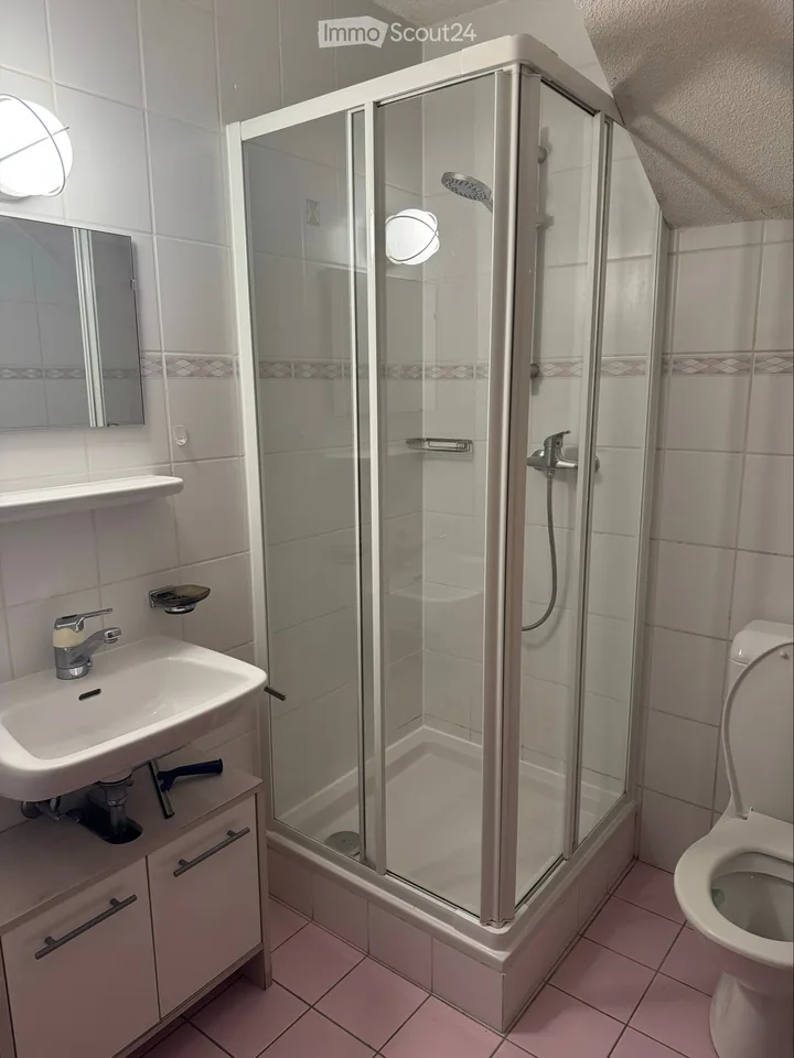 Kleines möbliertes 1-Zimmer-Appartement, Montag bis Freitag als Pied-à-terre – Foto 4 von 5