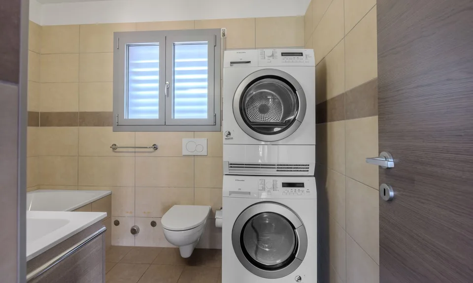 HELLES UND MODERNES 2.5-ZIMMER-WOHNUNG MIT GROßER TERRASSE IN GRAVESANO – Foto 7 von 9