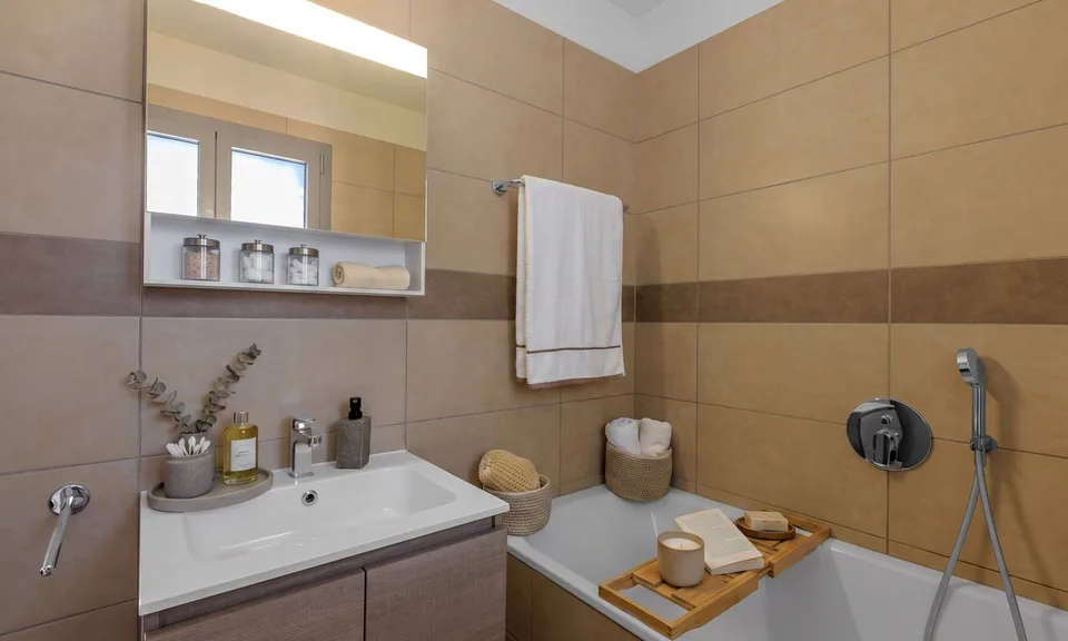 HELLES UND MODERNES 2.5-ZIMMER-WOHNUNG MIT GROßER TERRASSE IN GRAVESANO – Foto 6 von 9
