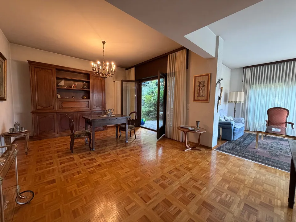 Grande villa des années 70 de 7,5 pièces avec piscine à Lugano Cadro – photo 3 sur 16
