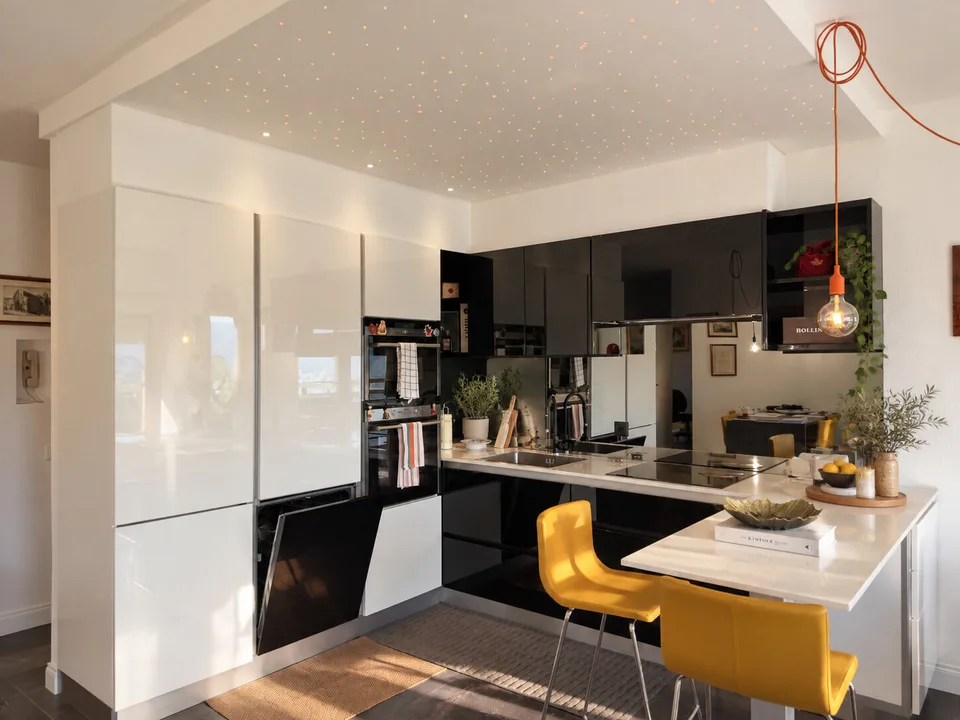 ÉLÉGANT APPARTEMENT 3.5 PIÈCES AVEC TERRASSE ET VUE SUR LE LAC À RUVIGLIANA – photo 4 sur 10